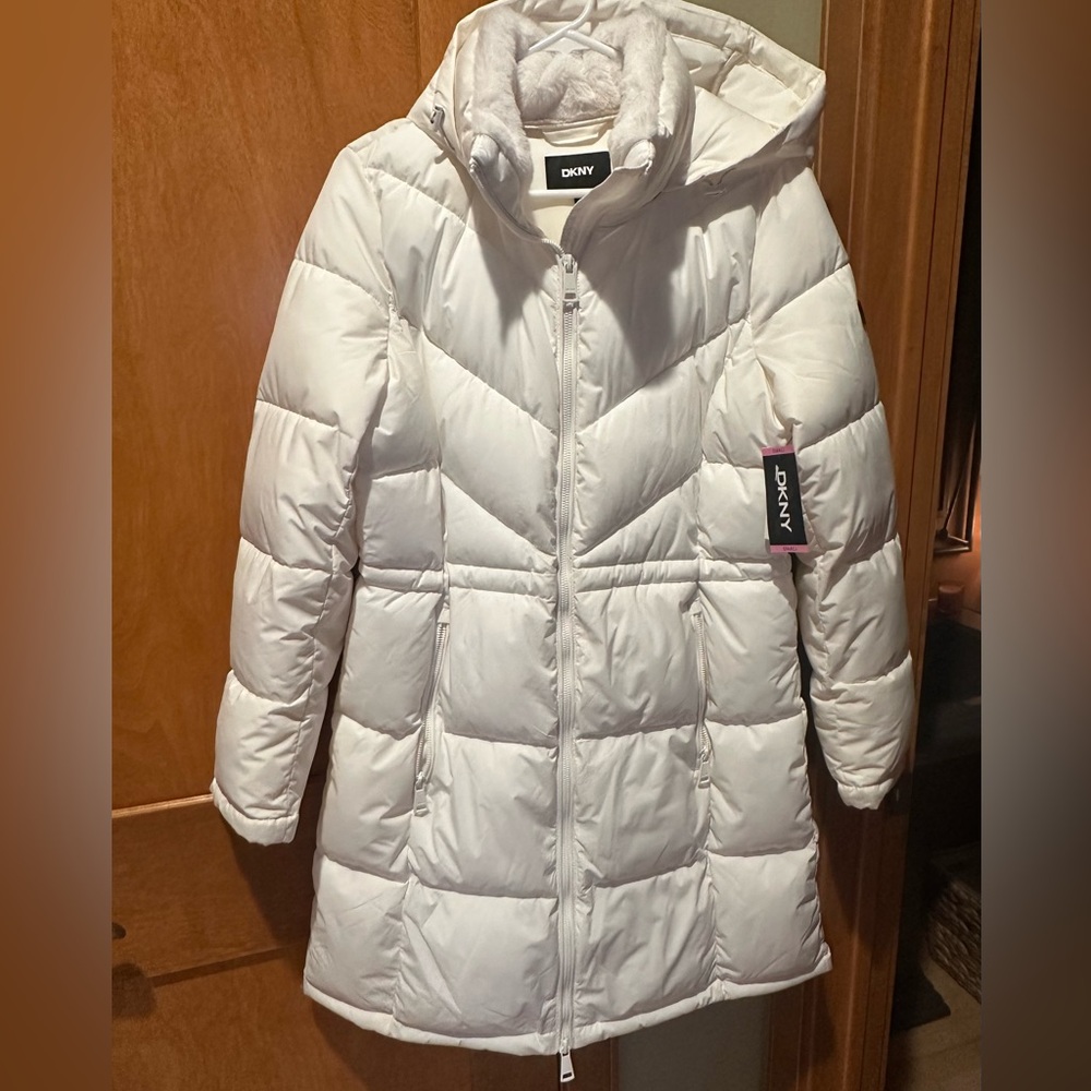 DKNY Chevron Walker in White